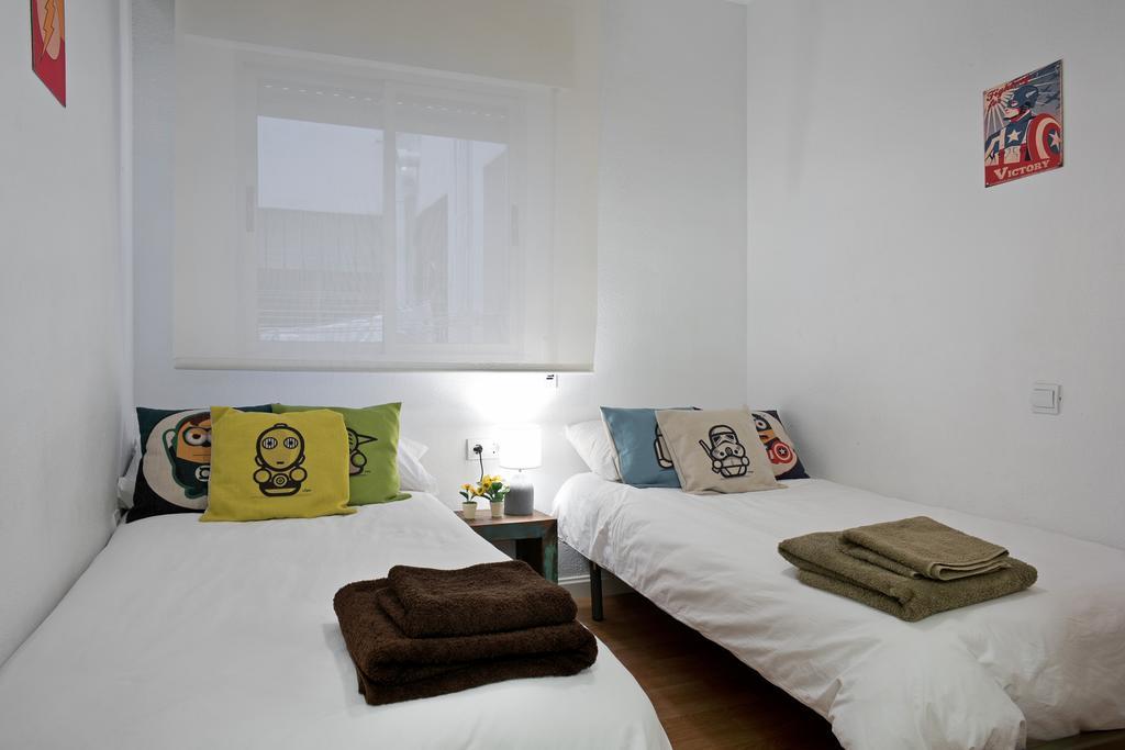 Urbanchicmalaga 3 Bedroom Spacious Quiet Historic Malaga Apt Kültér fotó