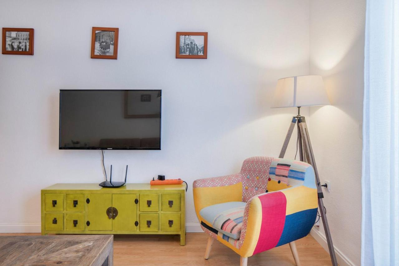 Urbanchicmalaga 3 Bedroom Spacious Quiet Historic Malaga Apt Kültér fotó