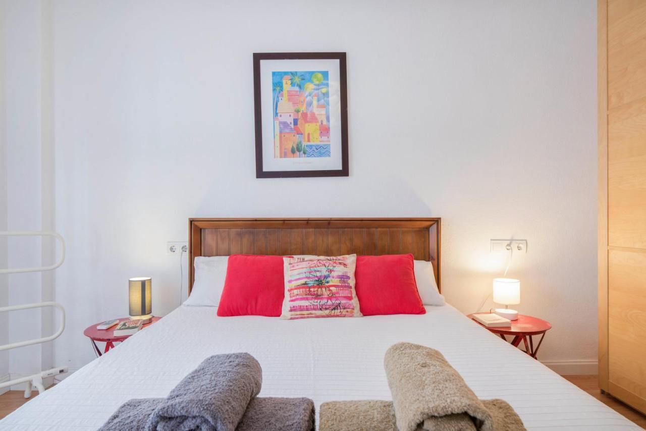 Urbanchicmalaga 3 Bedroom Spacious Quiet Historic Malaga Apt Kültér fotó